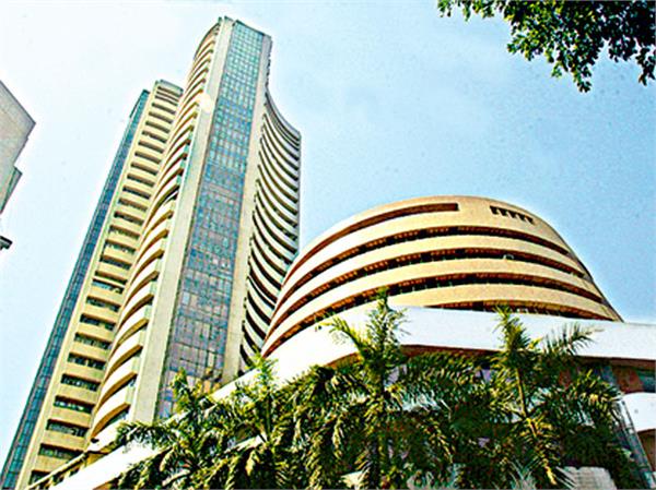 sensex rises 104 to close at 31 600 