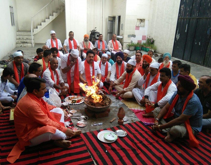 ਦੀਨ ਦਿਆਲ ਉਪਾਧਿਆਏ ਮੰਚ ਨੇ ਆਰ. ਆਰ. ਐੱਸ. ਜ਼ਿਲੇ ਦੇ ਸੰਘ ਸੰਚਾਲਕ ਗਗਨੇਜਾ ਨੂੰ ਦਿੱਤੀ ਸ਼ਰਧਾਂਜਲੀ