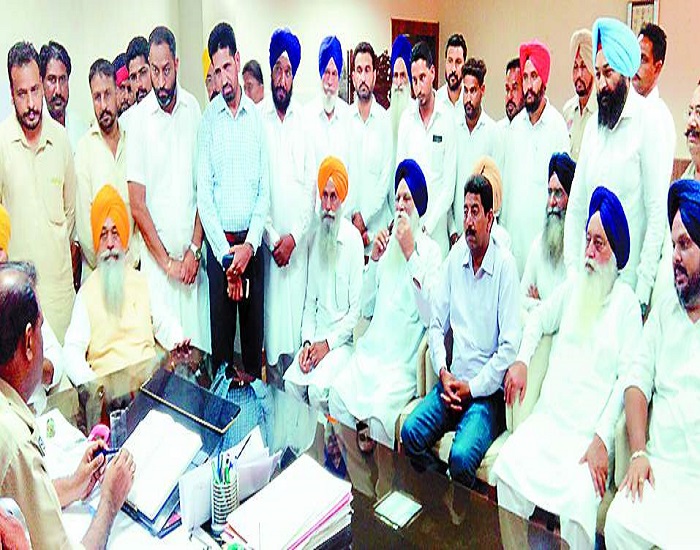 ਦੋਸ਼ੀਆਂ ਖਿਲਾਫ ਕਾਰਵਾਈ ਲਈ ਅਕਾਲੀ-ਭਾਜਪਾ ਆਗੂ ਐੱਸ. ਐੱਸ. ਪੀ. ਨੂੰ ਮਿਲੇ