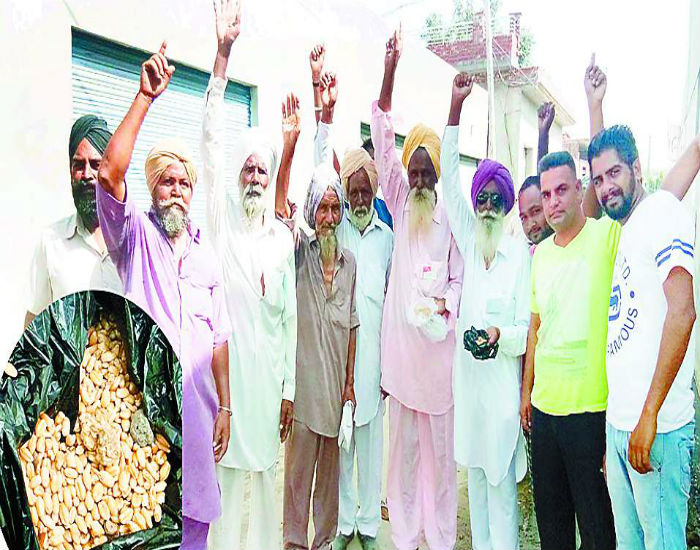 ਦਿਹਾਤੀ ਮਜ਼ਦੂਰ ਸਭਾ ਤੇ ਕਾਰਡ ਧਾਰਕਾਂ ਨੇ ਮਹਿਕਮੇ ਵਿਰੁੱਧ ਕੀਤੀ ਨਾਅਰੇਬਾਜ਼ੀ