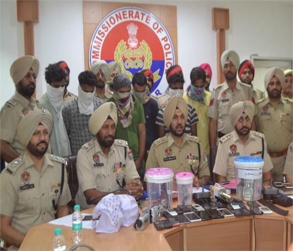 robbery gang members arrested