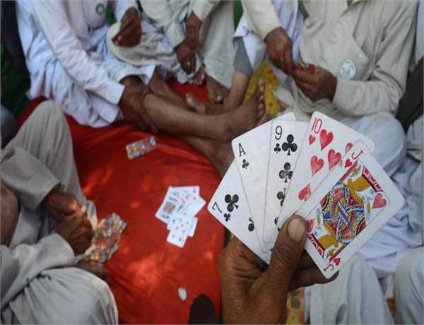 police  gambling  arrested