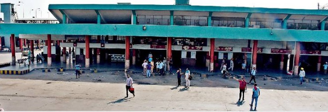 ਜਦੋਂ 10 ਮਿੰਟਾਂ ''ਚ ਹੀ ਖਾਲੀ ਹੋ ਗਿਆ ਲੁਧਿਆਣੇ ਦਾ ਬੱਸ ਸਟੈਂਡ, ਯਾਤਰੀਆਂ ''ਚ ਮਚੀ ਭਜਦੌੜ