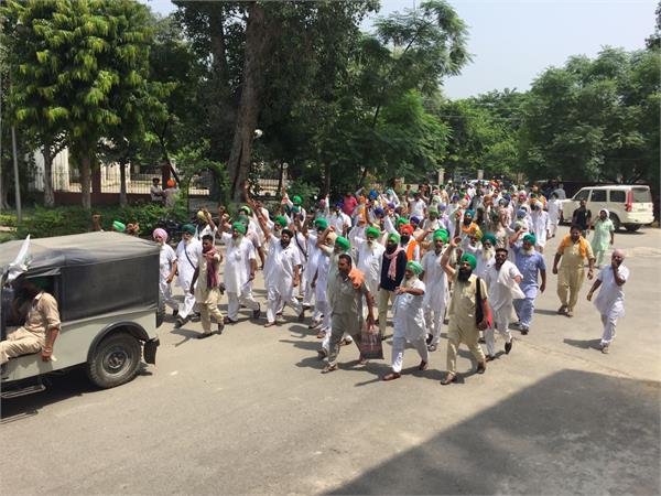 farmers arrested