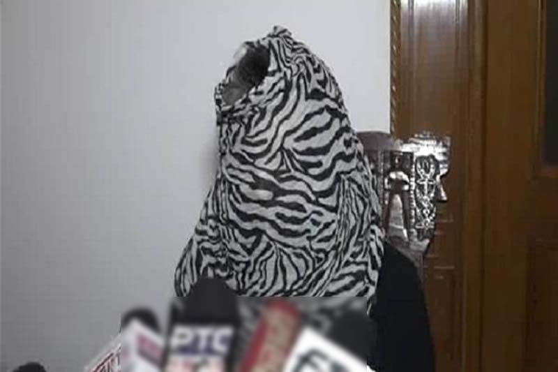 IAS ਅਧਿਕਾਰੀ ਦੀ ਕੁੜੀ ਨਾਲ ਅਜਿਹਾ ਹੋ ਸਕਦਾ ਤਾਂ ਸੁਰੱਖਿਅਤ ਕੌਣ? ਪਿਤਾ ਨੇ ਫੇਸਬੁੱਕ ''ਤੇ ਸਮਾਜ ਦੇ ਨਾਂ ਲਿਖੀ ਖੁੱਲ੍ਹੀ ਚਿੱਠੀ