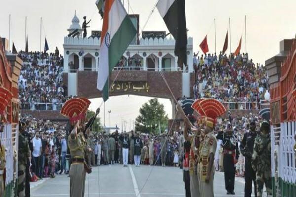 wagah border  india  pakistan