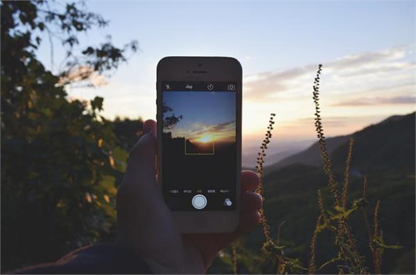 can give dslr the best camera with smartphones