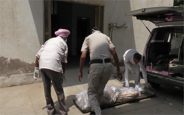 young woman  body  police