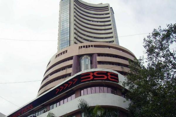 shining in the stock market  the sensex closed 276 points higher