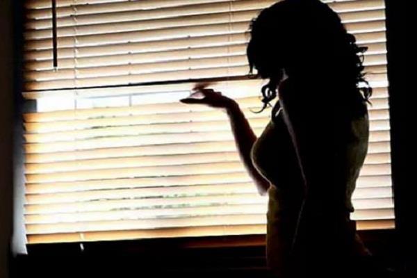 to trap indian officers the enemy countries laid the trap of beautiful girls 