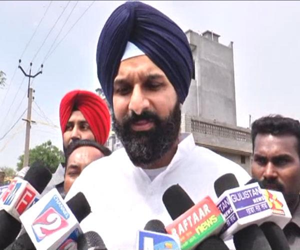 bikram singh majithia  ashwani sekhri  sukhbir badal