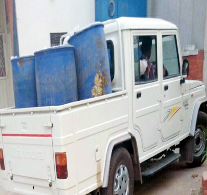 ਸੈਂਕੜੇ ਲੀਟਰ ਸ਼ਰਾਬ ਸਮੇਤ ਕਾਬੂ ਦੋਸ਼ੀ ਨੂੰ ਪੁਲਸ ਨੇ ਨਾਟਕੀ ਢੰਗ ਨਾਲ ਛੱਡਿਆ, ਖੜ੍ਹੇ ਹੋਏ ਕਈ ਸਵਾਲ