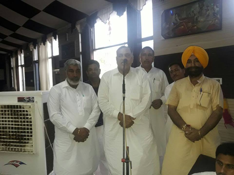 ਕਿਸਾਨਾਂ ਦੀ ਖੁਦਕੁਸ਼ੀ ਦੇ ਮਾਮਲਿਆਂ ''ਚ ਆੜ੍ਹਤੀਆਂ ''ਤੇ ਬਿਨਾ ਵਜ੍ਹਾ ਧਾਰਾ 306 ਨਾ ਲਗਾਈ ਜਾਵੇ: ਵਿਜੇ ਕਾਲੜਾ