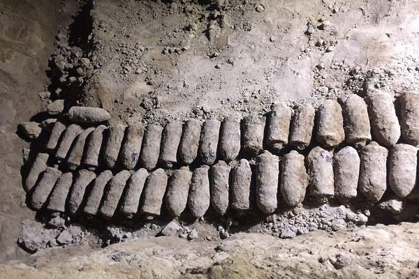 ਤਰਨਤਾਰਨ: ਗੋਇੰਦਵਾਲ ਸਾਹਿਬ ਨੇੜੇ ਪਿੰਡ ਧੂੰਧਾ ''ਚੋਂ ਮਿਲੇ 53 ਜ਼ਿੰਦਾ ਬੰਬ, ਮੌਕੇ ''ਤੇ ਪੁੱਜੀ ਪੁਲਸ