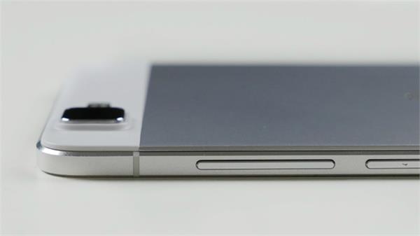 these are the 4th slim smartphone in the world