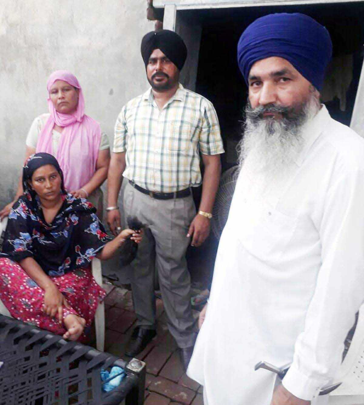 suspected condition of a woman cut the knit