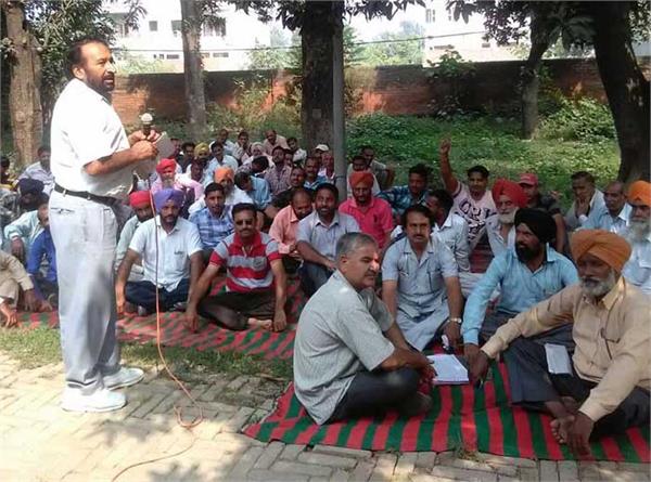 p  w  d  workshop workers union held dhanana