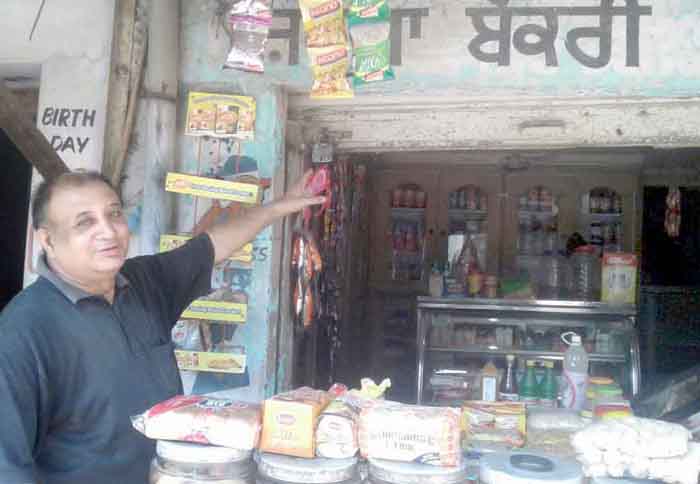 ਚੋਰ ਦੁਕਾਨ ਦਾ ਸ਼ਟਰ ਤੋੜ ''ਕੇ ਹਜ਼ਾਰਾਂ ਰੁਪਏ ਦੀ ਨਕਦੀ ਲੈ ਉੱਡੇ