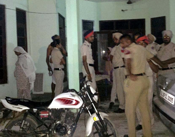 ਕਿਸਾਨ ਆਗੂਆਂ ਨੂੰ ਗ੍ਰਿਫਤਾਰ ਕਰਨ ਲਈ ਕੀਤੀ ਜਾ ਰਹੀ ਹੈ ਛਾਪੇਮਾਰੀ