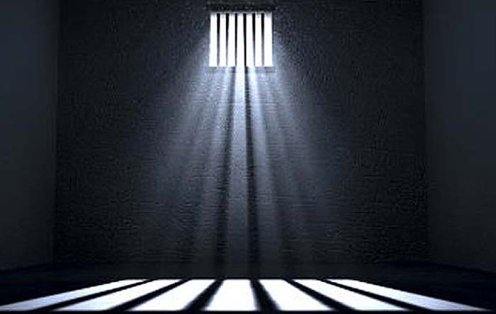 ਨਸ਼ੀਲੇ ਪਾਊਡਰ ਦੀ ਸਮੱਗਲਿੰਗ ਦੇ ਮਾਮਲੇ ''ਚ ਕੈਦ ਤੇ ਜੁਰਮਾਨਾ