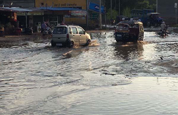 due to rain due to rain  the old canopy road has a form of pond covered
