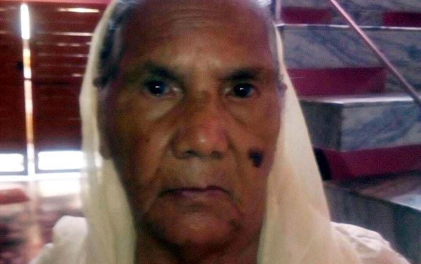 two robbers fierce with a woman  s flick