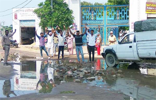 ward number due to sewerage overflow 25 made hell