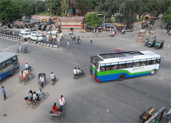 foot overbridge at hanuman chowk on bus stand