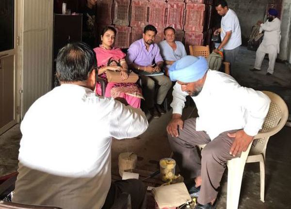 ਫੂਡ ਬ੍ਰਾਂਚ ਦੀ ਟੀਮ ਨੇ ਫਲਾਂ ਦੇ ਗੋਦਾਮਾਂ ''ਚ ਕੀਤੀ ਛਾਪੇਮਾਰੀ