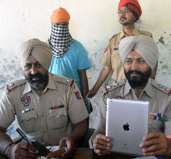 ਚੋਰੀ ਦੇ ਸਾਮਾਨ ਸਣੇ ਜੀ. ਆਰ. ਪੀ. ਨੇ ਕੀਤਾ ਕਾਬੂ