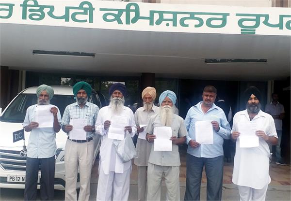 the demand for the liquor contract to be opened in lodhi majra village