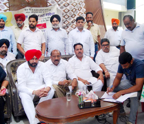 3 ਲੱਖ ਤੋਂ ਘੱਟ ਆਮਦਨ ਵਾਲੇ ਵਿਅਕਤੀ ਨੂੰ ਸਰਕਾਰ ਵਲੋਂ ਮੁਫਤ ਘਰ ਬਣਾ ਕੇ ਦਿੱਤਾ ਜਾਵੇਗਾ : ਚੀਮਾ