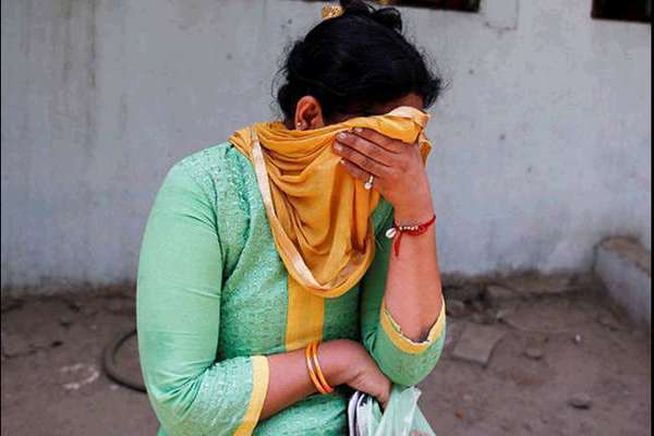 ਨਸ਼ੇ ਦੀ ਲਤ ਪੁਰੀ ਕਰਨ ਲਈ ਪਤੀ ਨੇ ਕਰਵਾਇਆ ਪਤਨੀ ਦਾ ਬਲਤਕਾਰ