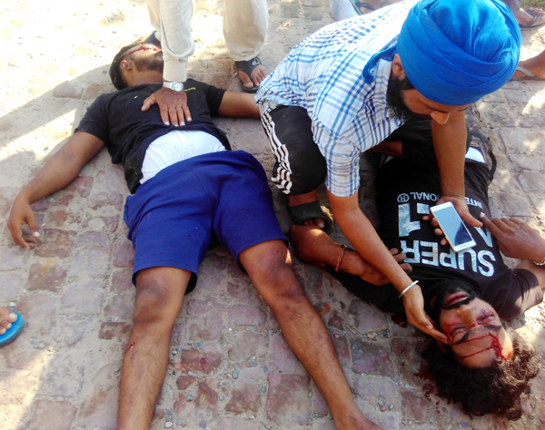 ਟੈਂਪੂ ਟ੍ਰੈਵਲਰ ਤੇ ਮੋਟਰਸਾਈਕਲ ਦੀ ਟੱਕਰ ''ਚ 1 ਦੀ ਮੌਤ, 2 ਜ਼ਖਮੀ