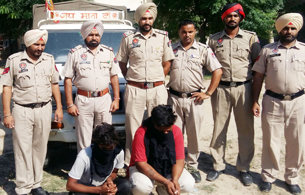 636 ਬੋਤਲਾਂ ਸ਼ਰਾਬ ਸਣੇ 2 ਨੂੰ ਪੁਲਸ ਨੇ ਕੀਤਾ ਕਾਬੂ