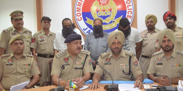 ਲੋਨ ਦਿਵਾਉਣ ਦੇ ਨਾਂ ''ਤੇ ਲੋਕਾਂ ਨਾਲ ਕਰੋੜਾਂ ਦੀ ਠੱਗੀ ਕਰਨ ਵਾਲੇ 3 ਕਾਬੂ