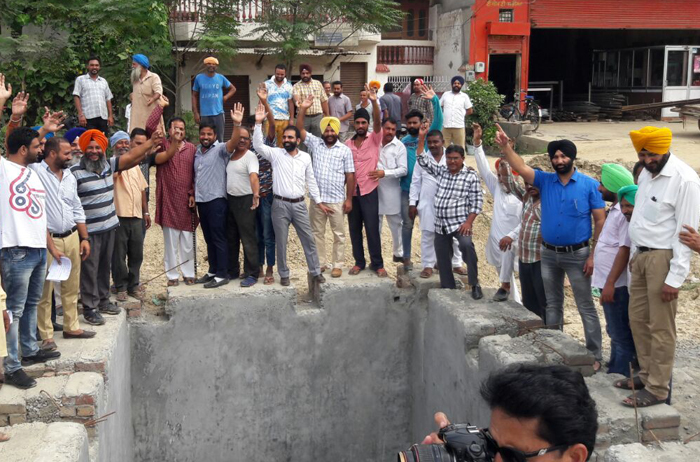 ਮਾਹਲ ਵਾਸੀਆਂ ਦੀ ਜ਼ਿੰਦਗੀ ਬਣੀ ਨਰਕ, ਸਰਕਾਰ ਵਿਰੁੱਧ ਪਿੱਟ-ਸਿਆਪਾ