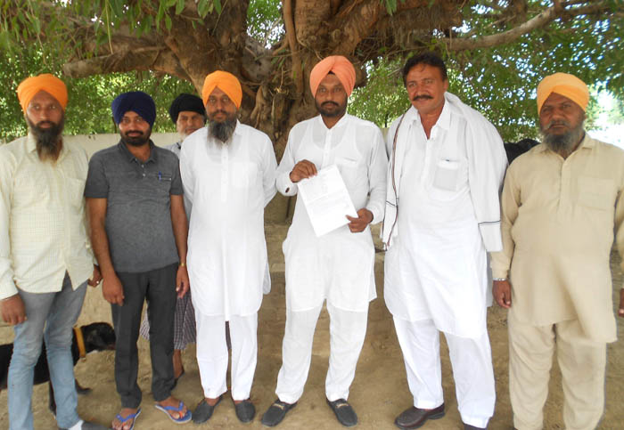 ਸਰਪੰਚ ਨੇ ਬੀ. ਡੀ. ਓ. ''ਤੇ ਨਾਜਾਇਜ਼ ਪ੍ਰੇਸ਼ਾਨ ਕਰਨ ਦੇ ਲਾਏ ਦੋਸ਼