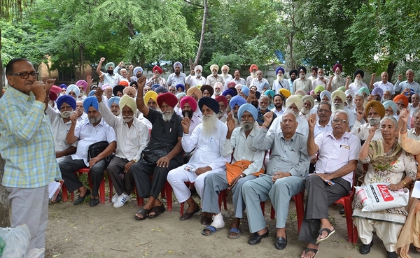 ਪੈਨਸ਼ਨਰਜ਼ ਵੱਲੋਂ ਸਰਕਾਰ ਖਿਲਾਫ ਰੋਸ ਮੁਜ਼ਾਹਰਾ