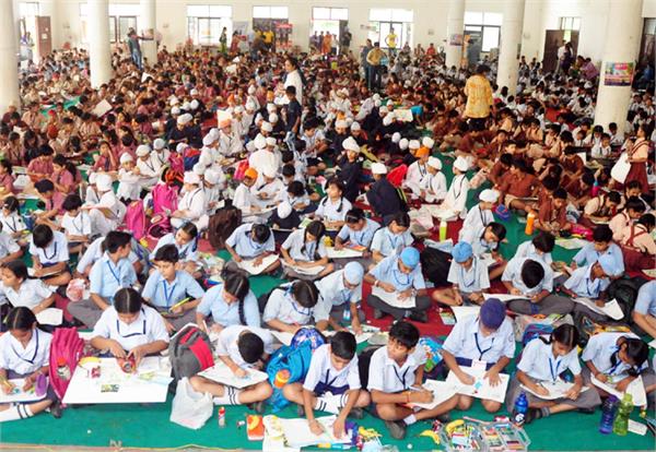 painting skills show over 2000 students