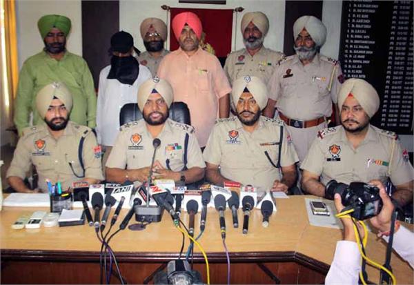 nigerian arrested for smuggling heroin