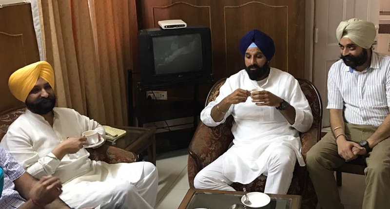 ਨਵਜੋਤ ਸਿੱਧੂ ਆਪਣੇ-ਆਪ ਨੂੰ ਸੁਪਰ ਸੀ. ਐੈੱਮ. ਸਮਝਣ ਲੱਗਾ : ਮਜੀਠੀਆ