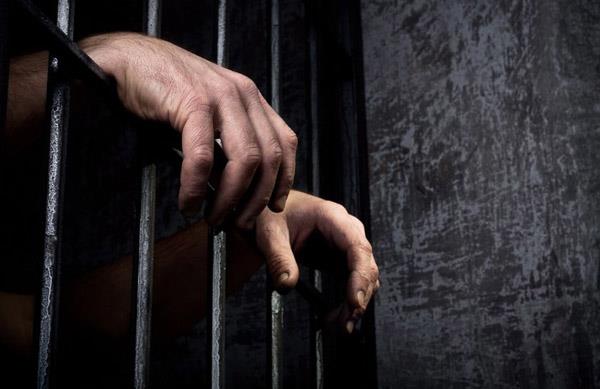 jailed jailer for duping another man in jail