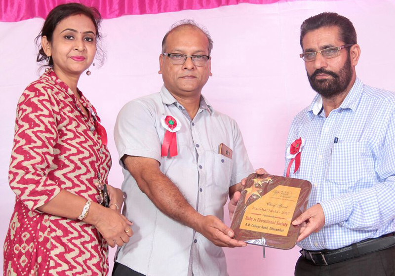 ਸਰਕਾਰ ਦੀਆਂ ਯੋਜਨਾਵਾਂ ਦਾ ਵਿਦਿਆਰਥੀ ਵੱਧ ਤੋਂ ਵੱਧ ਲਾਭ ਉਠਾਉਣ : ਪ੍ਰਸ਼ੋਤਮ ਲਾਲ ਸ਼ਰਮਾ