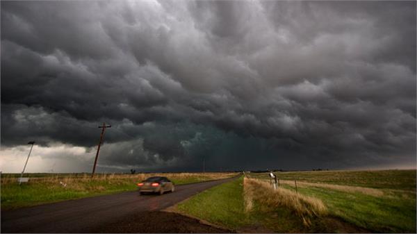 facebook viral content  intense wind storm in romania