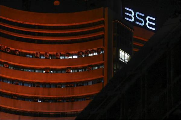 market spot opening sensex opening at 31700