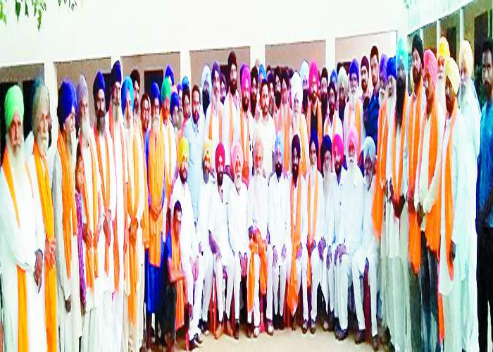 ਅਕਾਲੀ ਦਲ ਦੇ 50 ਪਰਿਵਾਰ ਕਾਂਗਰਸ ''ਚ ਸ਼ਾਮਲ