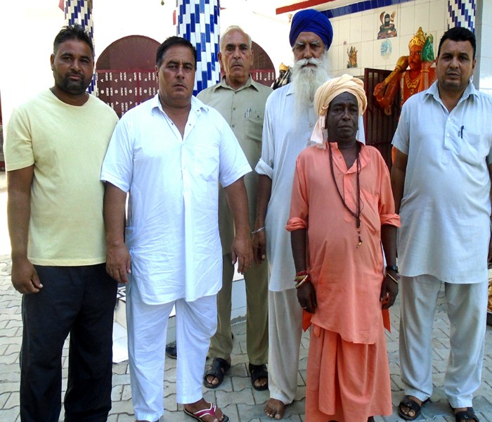 ਪੁਜਾਰੀ ਦੀ ਮੋਪੇਡ ਅਤੇ ਪੈਸਿਆਂ ਵਾਲਾ ਬੈਗ ਲੈ ਕੇ ਬਾਬਾ ਹੋਇਆ ਛੂ-ਮੰਤਰ