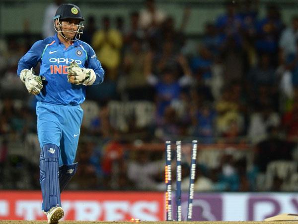 once again  dhoni displayed his magic  maxwell  s groin
