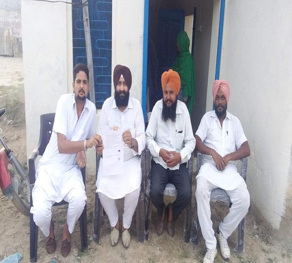 ਹਲਕਾ ਮੌੜ ਕਾਂਗਰਸੀਆਂ ਨੇ ਜੇ. ਈ. ਰਿਸ਼ਵਤ ਮਾਮਲੇ ''ਚ ਕੈਪਟਨ ਸਾਹਮਣੇ ਕੀਤੀ ਫਰਿਆਦ